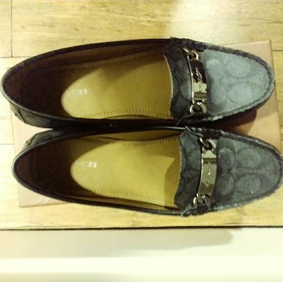 💠COACH OLIVE LOAFER💠 size 7M - Picture 2 of 4